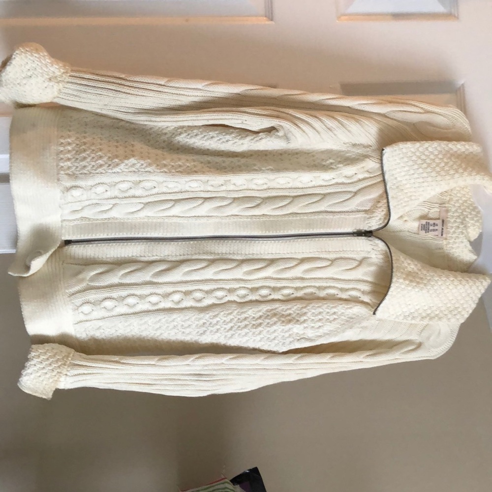 DKNY JEANS Cream Colored Sweater